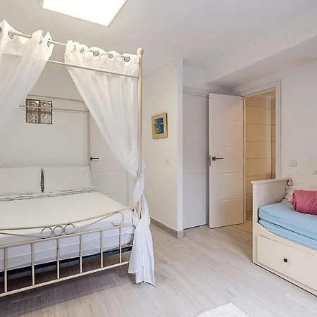 Holiday home In With Wifi *